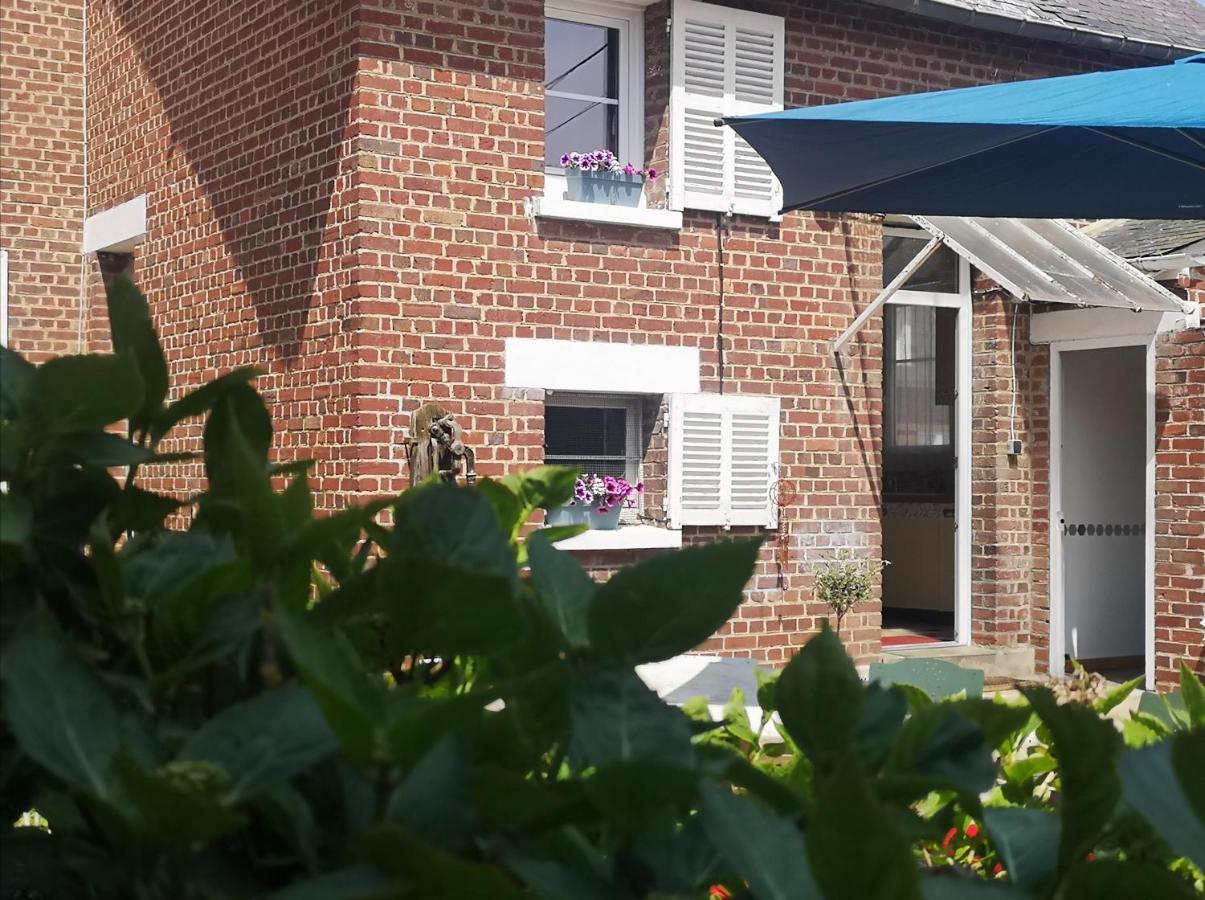 Le Repos Bien Merite Nesle Exteriér fotografie